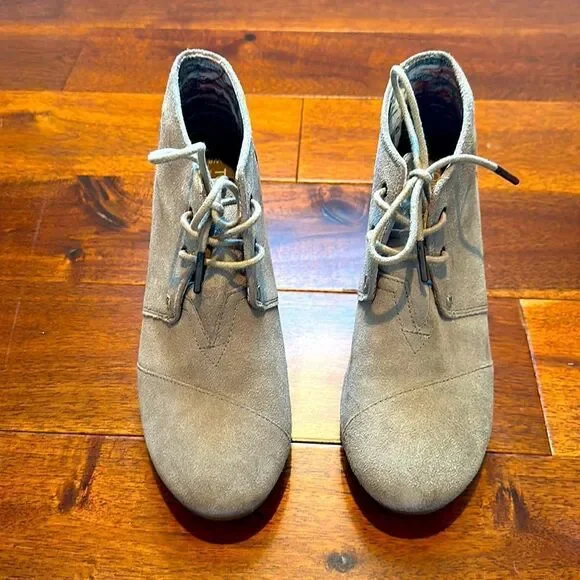 Tom’s Wedge Lace-up Boot - Picture 5 of 7